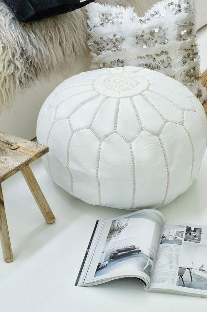 Puf Marrakech bordado en piel blanca